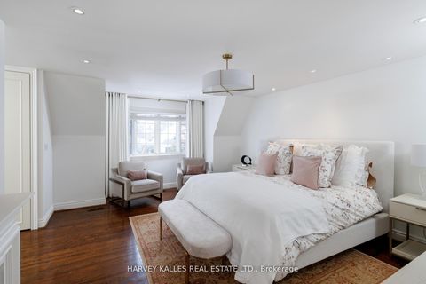 Photo 31 at 7 ROMNEY Road, Humber Valley, Toronto