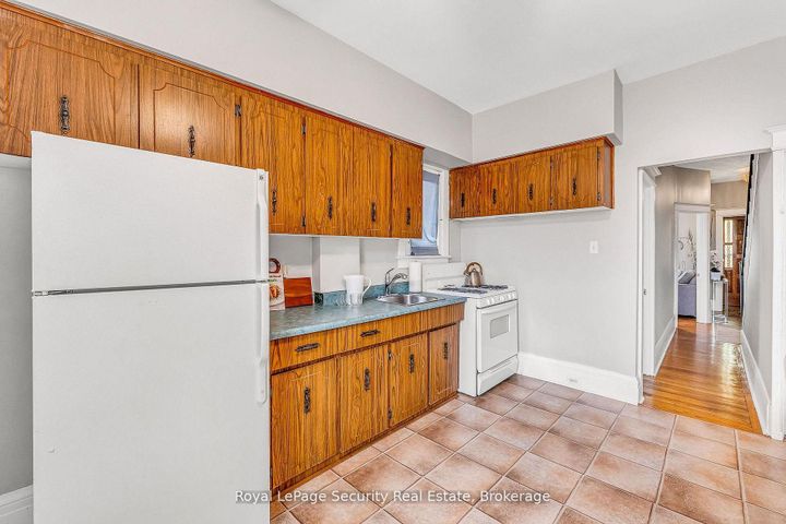 Photo 5 at 667 Ossington Avenue, Little Italy, Toronto