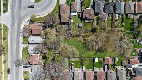 Photo 2 at 372-374 Kennedy Road, Birchmount, Toronto