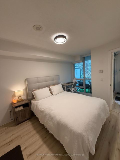 Photo 4 at 601 - 16 Yonge Street, Waterfront Communities C1, Toronto