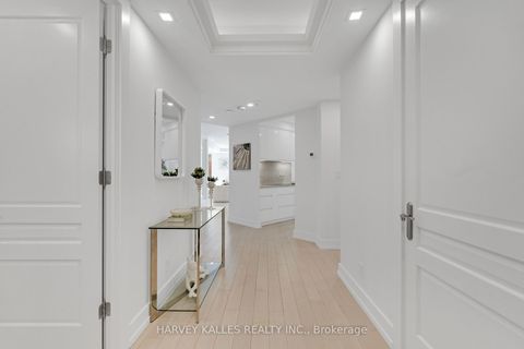 Photo 4 at 603 - 10 Bellair Street, Annex, Toronto