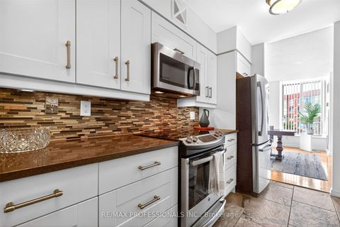 Photo 15 at 620 - 20 Southport Street, Swansea, Toronto