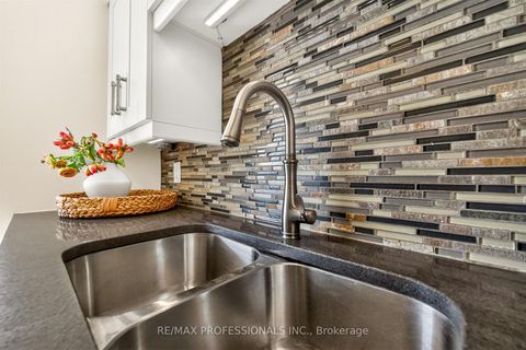 Photo 17 at 620 - 20 Southport Street, Swansea, Toronto