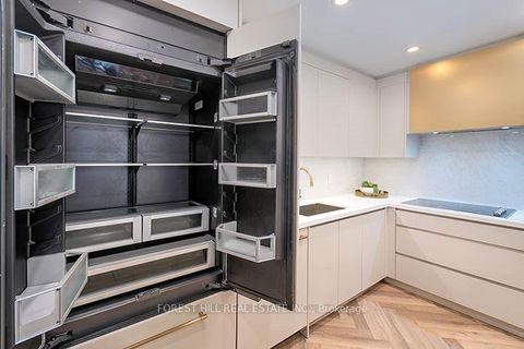 Photo 10 at 205 - 350 Lonsdale Road, Forest Hill South, Toronto