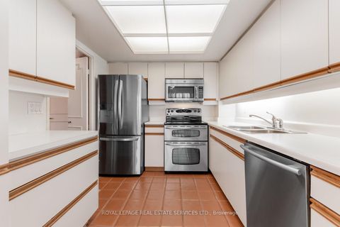 Photo 6 at 403 - 900 Yonge Street, Annex, Toronto