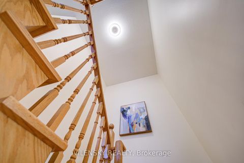 Photo 12 at 186 Purcell Crescent, Maple, Vaughan