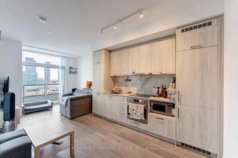 Photo 4 at 1120 - 10 Honeycrisp Crescent, Vaughan Corporate Centre, Vaughan