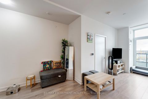 Photo 7 at 1120 - 10 Honeycrisp Crescent, Vaughan Corporate Centre, Vaughan