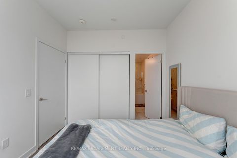 Photo 9 at 1120 - 10 Honeycrisp Crescent, Vaughan Corporate Centre, Vaughan