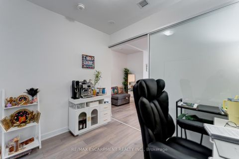Photo 12 at 1120 - 10 Honeycrisp Crescent, Vaughan Corporate Centre, Vaughan
