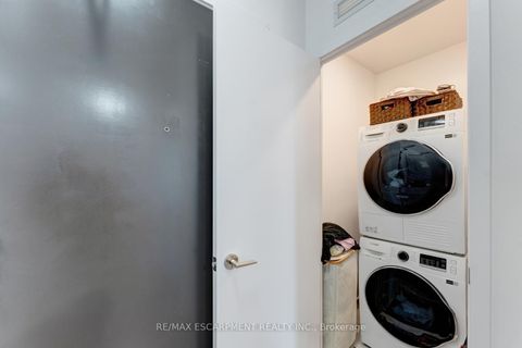 Photo 17 at 1120 - 10 Honeycrisp Crescent, Vaughan Corporate Centre, Vaughan