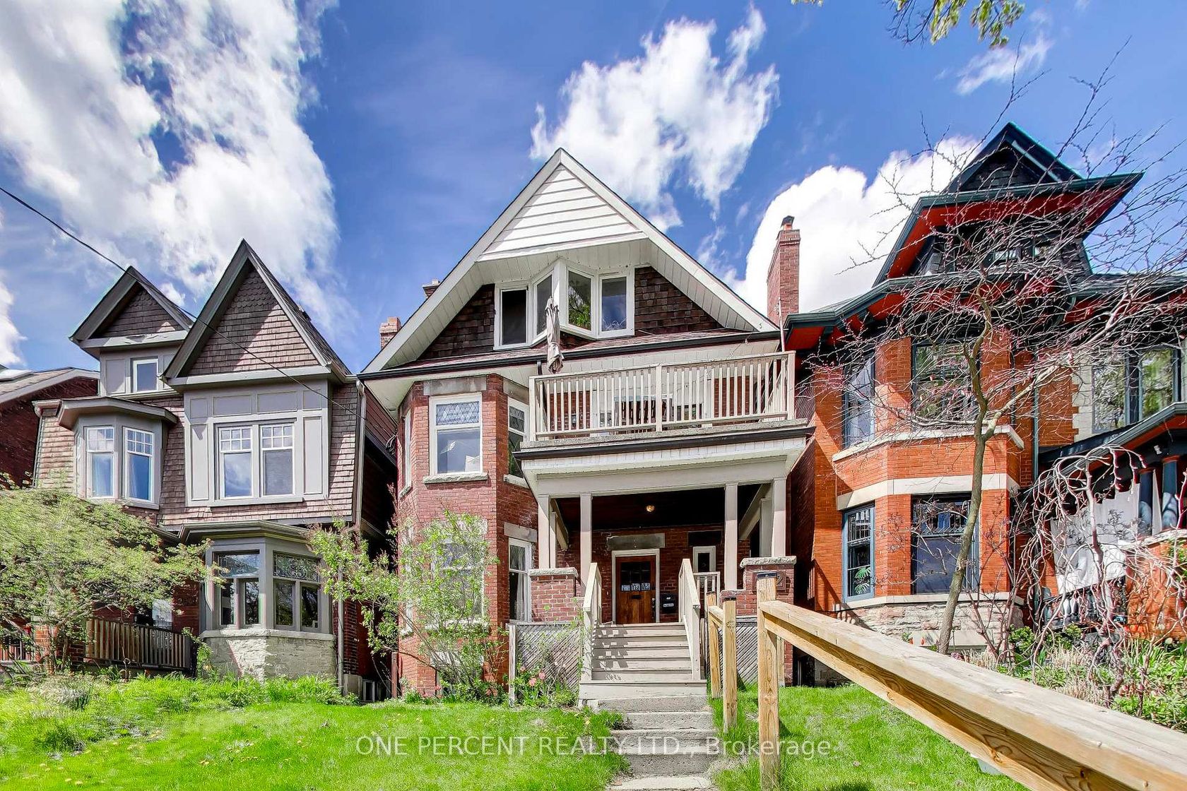 252 Wright Avenue, Swansea, Toronto photo number 2