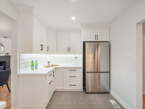 Photo 2 at 31 Birchard Street, Sullivan, Toronto