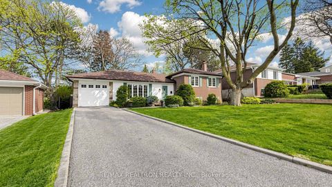 Photo 2 at 42 Resolution Crescent, Hillcrest Village, Toronto