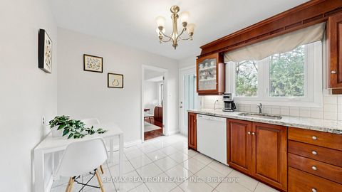 Photo 10 at 42 Resolution Crescent, Hillcrest Village, Toronto