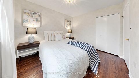 Photo 14 at 42 Resolution Crescent, Hillcrest Village, Toronto