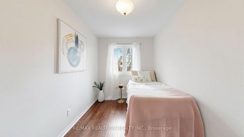 Photo 18 at 42 Resolution Crescent, Hillcrest Village, Toronto