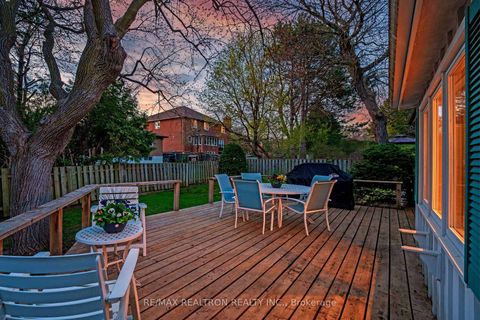 Photo 32 at 42 Resolution Crescent, Hillcrest Village, Toronto