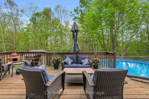 Photo 3 at 5 McCutcheon Court, Northwest, Barrie