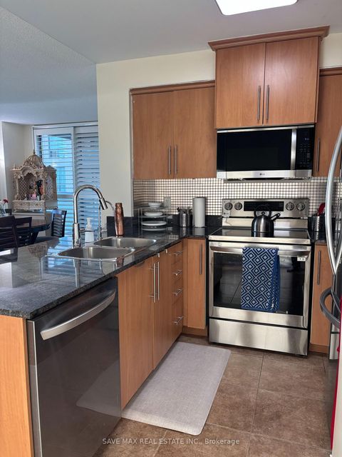 Photo 3 at 2J - 8 Rosebank Drive, Malvern, Toronto
