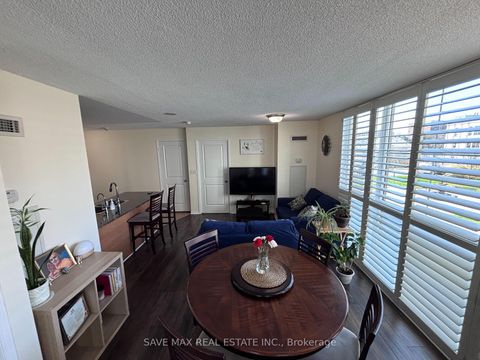 Photo 11 at 2J - 8 Rosebank Drive, Malvern, Toronto