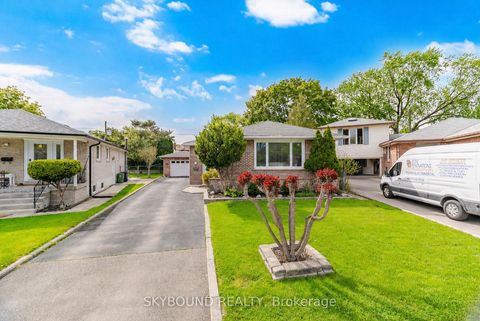 Photo 2 at 14 Monet Avenue, Etobicoke West Mall, Toronto