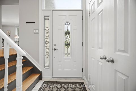 Photo 4 at 14 Monet Avenue, Etobicoke West Mall, Toronto