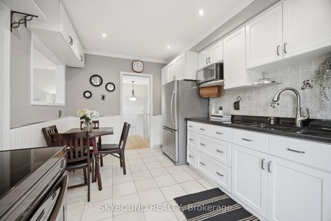 Photo 13 at 14 Monet Avenue, Etobicoke West Mall, Toronto
