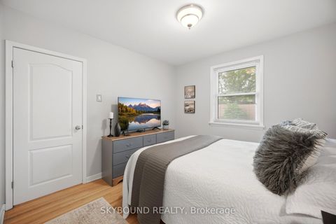 Photo 25 at 14 Monet Avenue, Etobicoke West Mall, Toronto