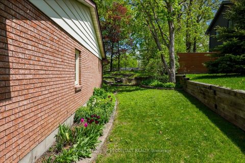 Photo 34 at 11 Forestwood Lane, South Shore, Barrie