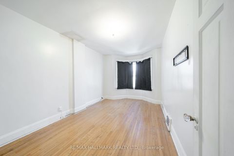 Photo 19 at 31 Gates Avenue, Danforth, Toronto