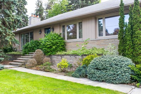 Photo 1 at 29 Winlock Park, Newtonbrook East, Toronto
