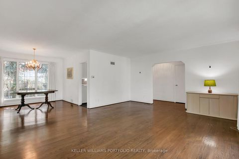 Photo 6 at 29 Winlock Park, Newtonbrook East, Toronto