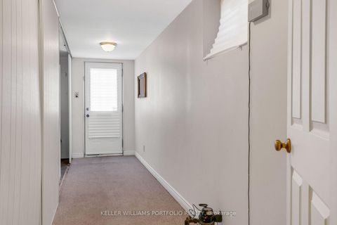 Photo 23 at 29 Winlock Park, Newtonbrook East, Toronto