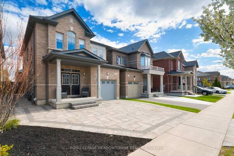 Photo 2 at 11 Cranbrook Crescent, Kleinburg, Vaughan