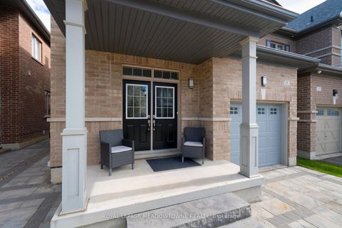 Photo 3 at 11 Cranbrook Crescent, Kleinburg, Vaughan