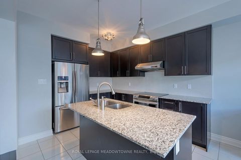 Photo 8 at 11 Cranbrook Crescent, Kleinburg, Vaughan