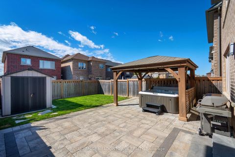 Photo 12 at 11 Cranbrook Crescent, Kleinburg, Vaughan