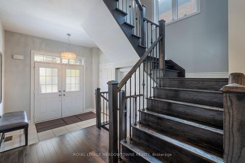 Photo 15 at 11 Cranbrook Crescent, Kleinburg, Vaughan