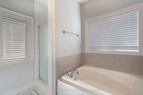 Photo 21 at 11 Cranbrook Crescent, Kleinburg, Vaughan