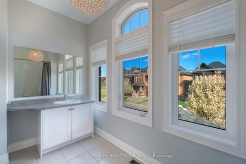 Photo 24 at 11 Cranbrook Crescent, Kleinburg, Vaughan