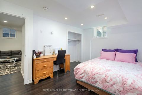 Photo 33 at 11 Cranbrook Crescent, Kleinburg, Vaughan