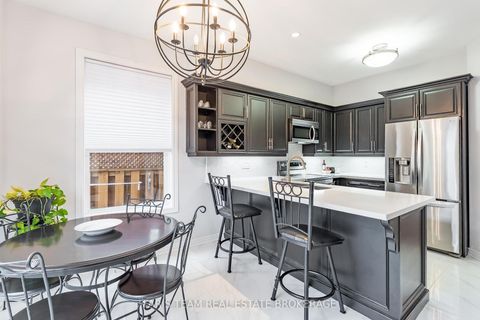 Photo 7 at 12 Kensington Trail, Shore, Barrie