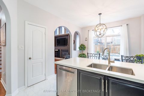 Photo 10 at 12 Kensington Trail, Shore, Barrie