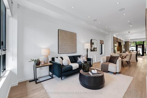 Photo 2 at 39 Coleridge Avenue, Lumsden, Toronto