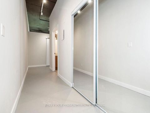 Photo 5 at 601 - 2 Fieldway Road, City Centre West, Toronto