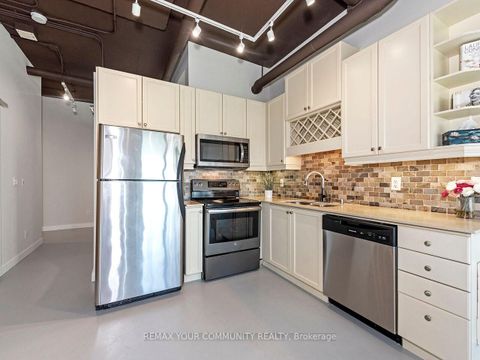 Photo 6 at 601 - 2 Fieldway Road, City Centre West, Toronto