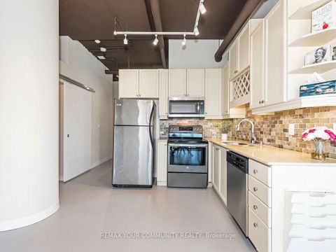 Photo 8 at 601 - 2 Fieldway Road, City Centre West, Toronto