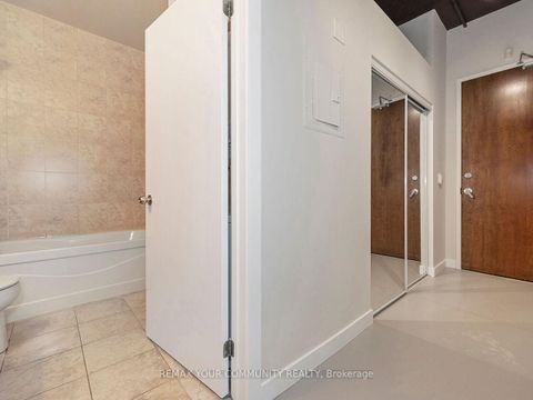 Photo 28 at 601 - 2 Fieldway Road, City Centre West, Toronto