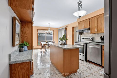 Photo 7 at 11 Greenvale Terrace, West Hill, Toronto
